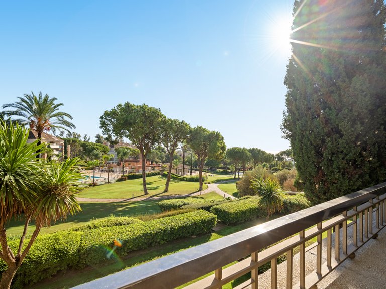 Apartment for Sale in Marbella Golden Mile, Marbella, Malaga 17