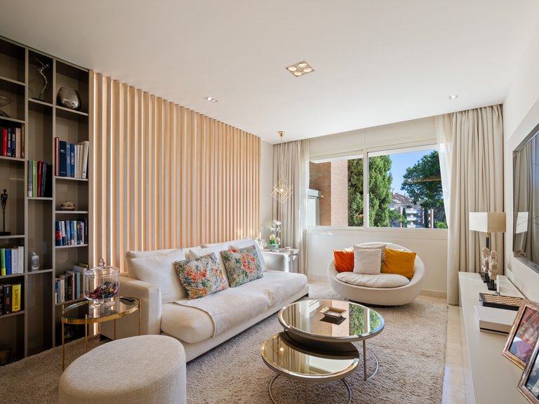 Apartment for Sale in Marbella Golden Mile, Marbella, Malaga 1