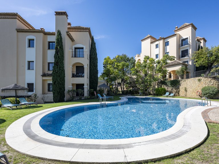 Apartment for Sale in La Quinta, Benahavis, Malaga 1