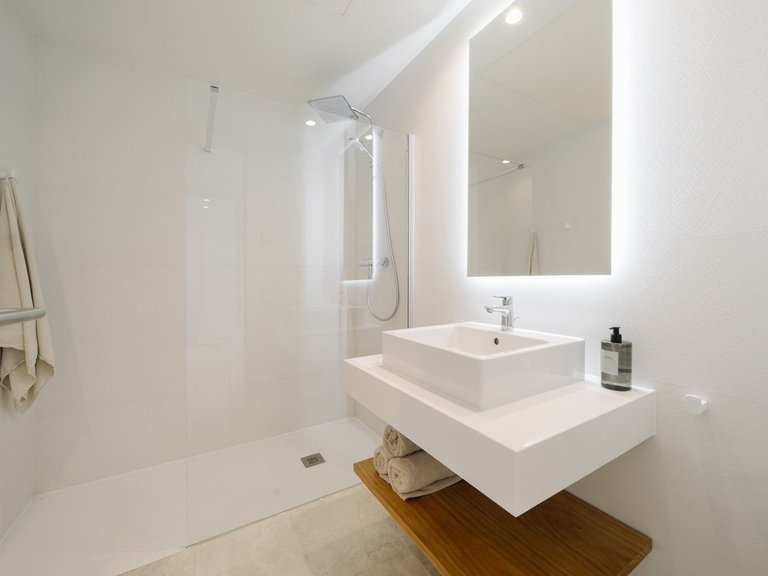 Apartment for Sale in Marbella Este, Marbella, Malaga 17