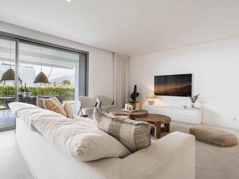 Apartment for Sale in Marbella Este, Marbella, Malaga 3