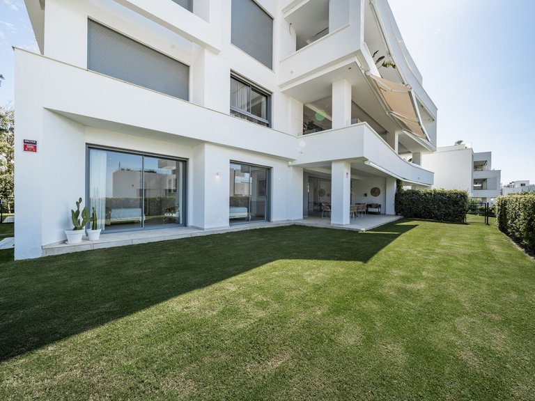 Apartment for Sale in Marbella Este, Marbella, Malaga 44