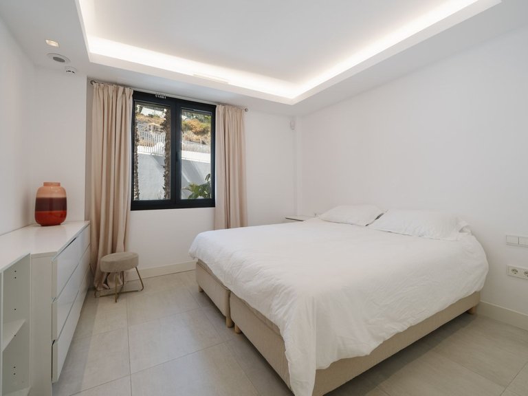 Apartment for Sale in Nueva Andalucia, Marbella, Malaga 30