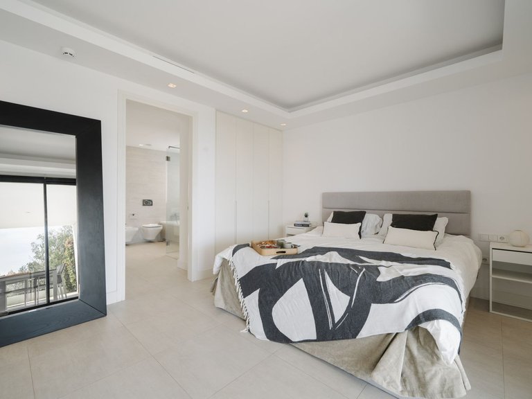 Apartment for Sale in Nueva Andalucia, Marbella, Malaga 15