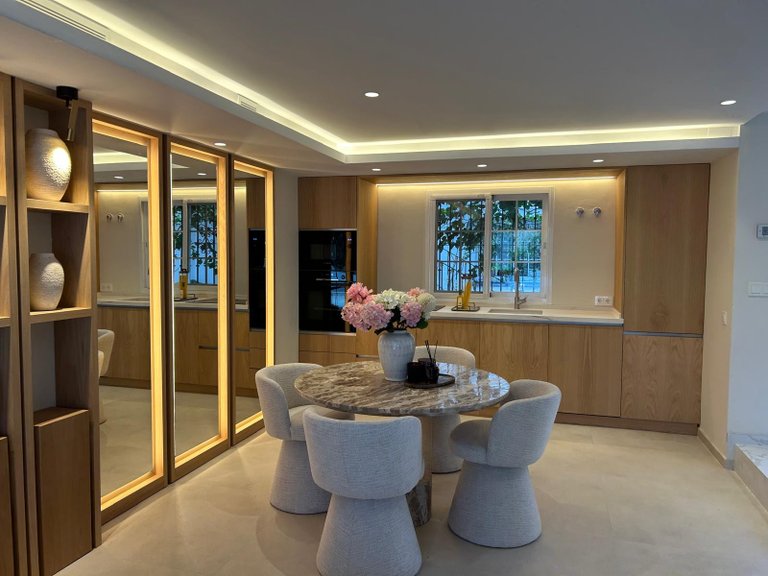 Town House for Sale in Marbella Golden Mile, Marbella, Malaga 2