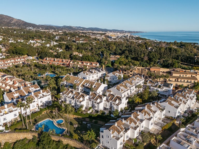 Town House for Sale in Marbella Golden Mile, Marbella, Malaga 17