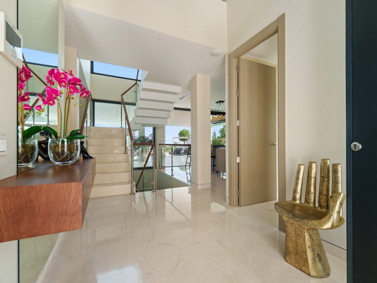 Villa for Sale in Nueva Andalucia, Marbella, Malaga 48