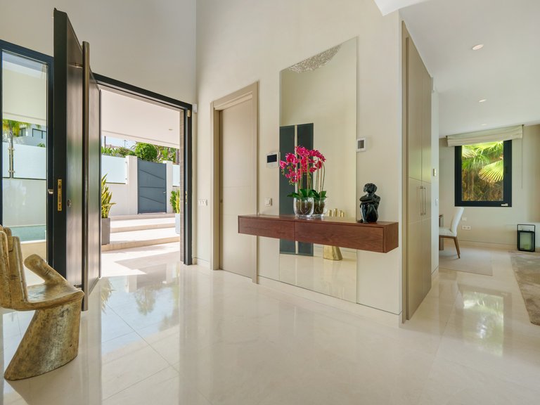 Villa for Sale in Nueva Andalucia, Marbella, Malaga 49