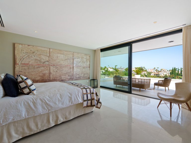 Villa for Sale in Nueva Andalucia, Marbella, Malaga 30