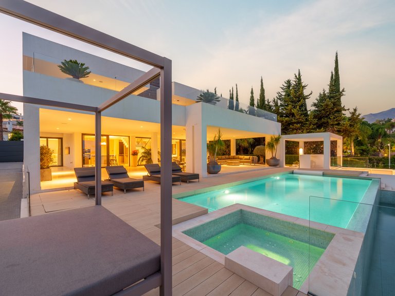 Villa for Sale in Nueva Andalucia, Marbella, Malaga 12