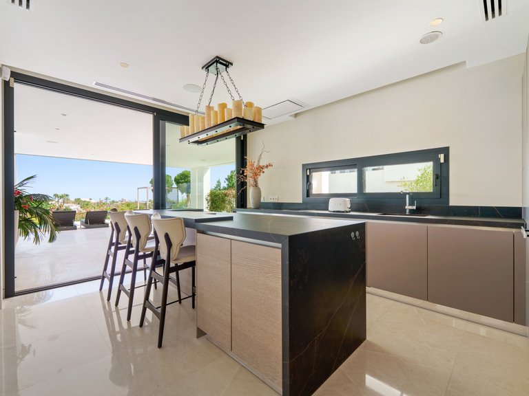 Villa for Sale in Nueva Andalucia, Marbella, Malaga 43