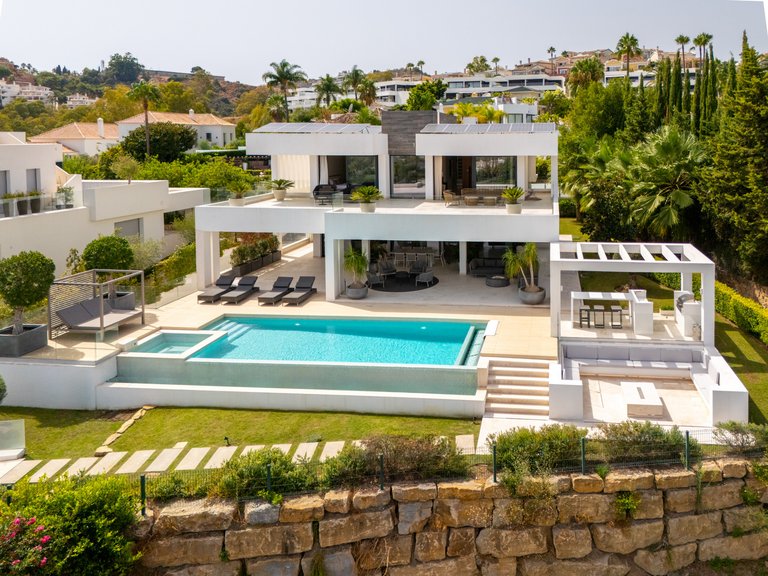 Villa for Sale in Nueva Andalucia, Marbella, Malaga 10