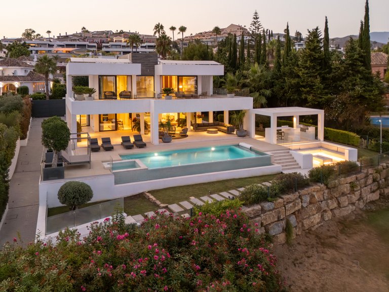 Villa for Sale in Nueva Andalucia, Marbella, Malaga 4