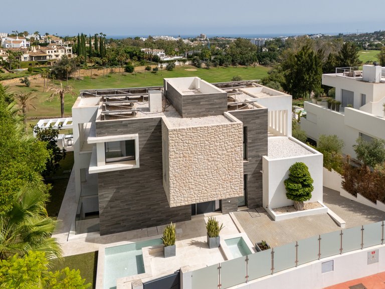 Villa for Sale in Nueva Andalucia, Marbella, Malaga 11