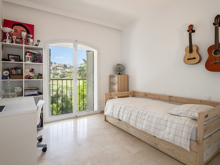 Town House for Sale in Las Encinas, Benahavis, Malaga 14