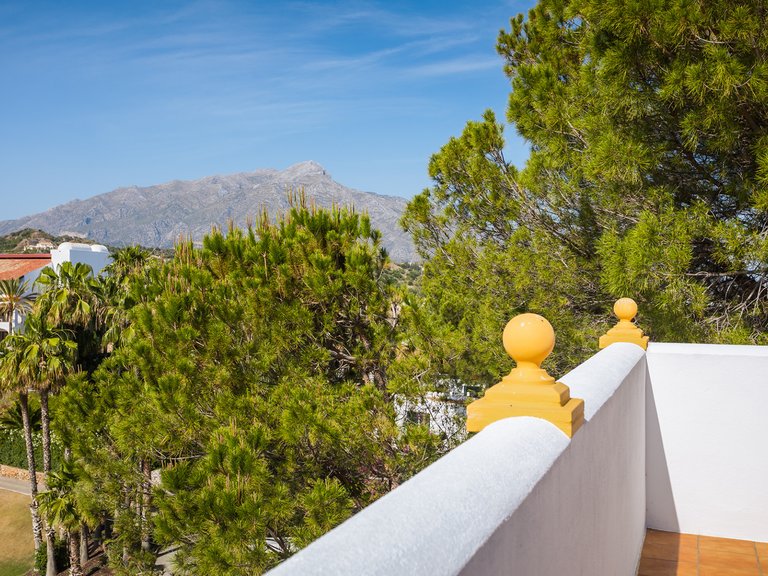 Town House for Sale in Las Encinas, Benahavis, Malaga 26