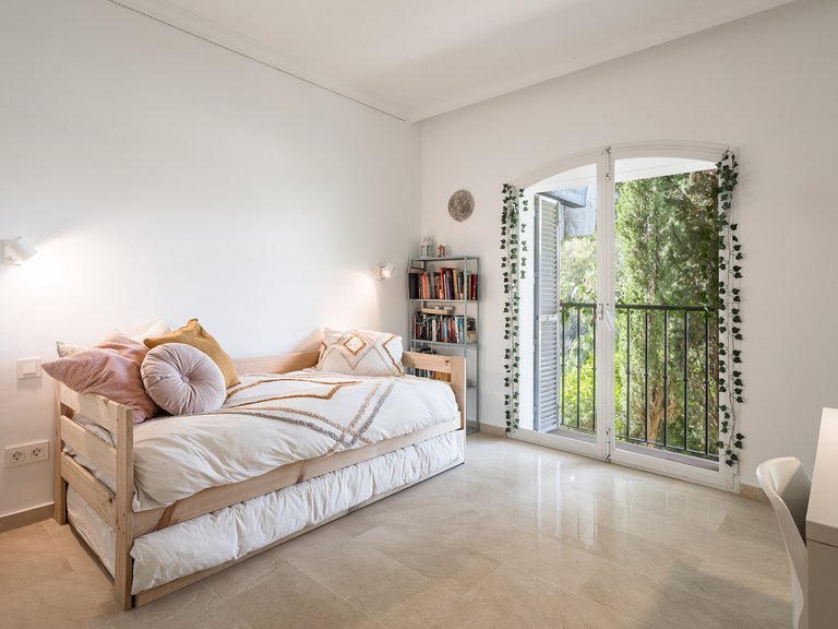 Town House for Sale in Las Encinas, Benahavis, Malaga 22