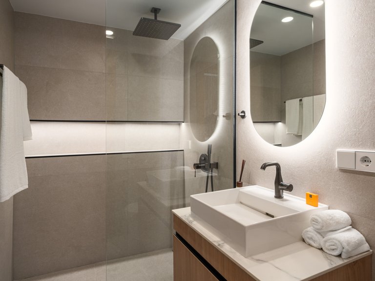 Apartment for Sale in Nueva Andalucia, Marbella, Malaga 12