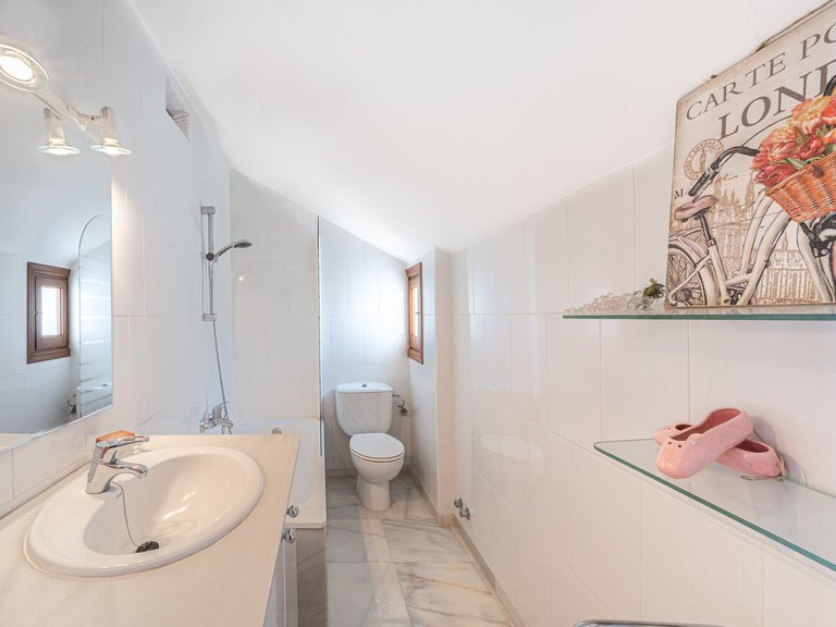 Town House for Sale in Marbella Golden Mile, Marbella, Malaga 27