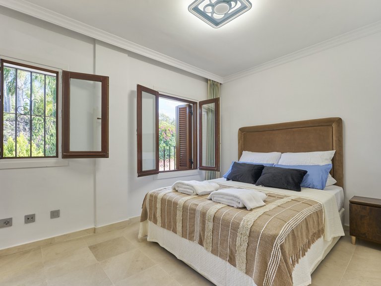 Town House for Sale in Marbella Golden Mile, Marbella, Malaga 15