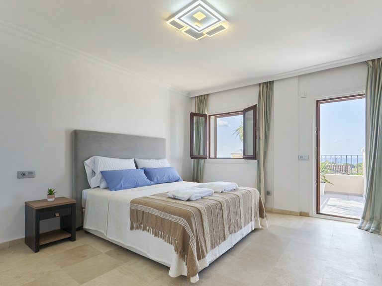 Town House for Sale in Marbella Golden Mile, Marbella, Malaga 11