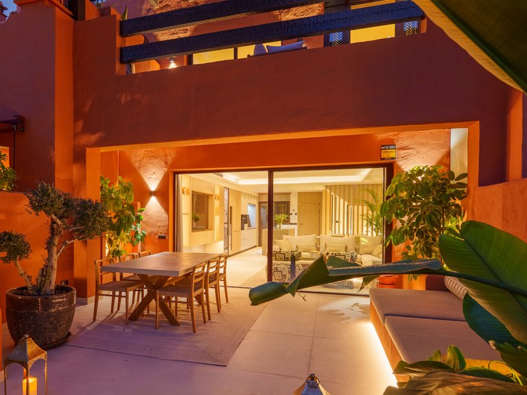 Town House for Sale in Marbella Golden Mile, Marbella, Malaga 2