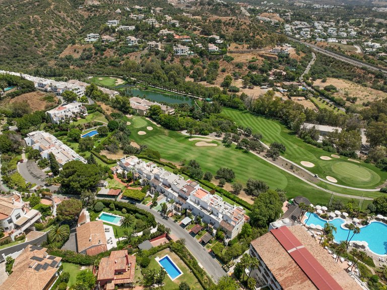 Town House for Sale in La Quinta, Benahavis, Malaga 36