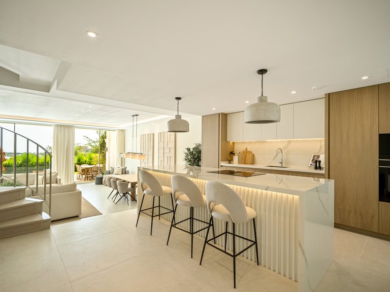 Town House for Sale in La Quinta, Benahavis, Malaga 9