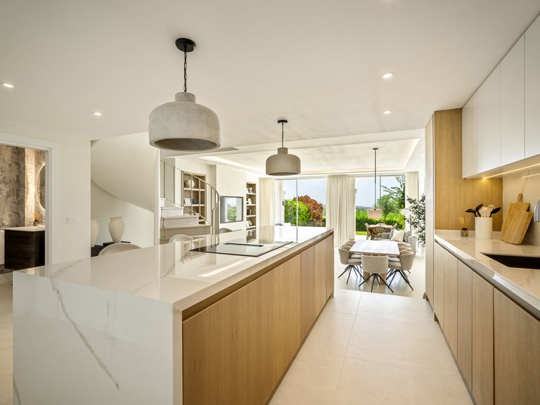 Town House for Sale in La Quinta, Benahavis, Malaga 8