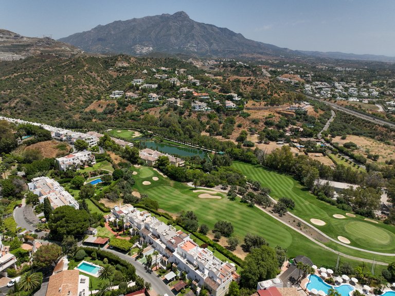 Town House for Sale in La Quinta, Benahavis, Malaga 37