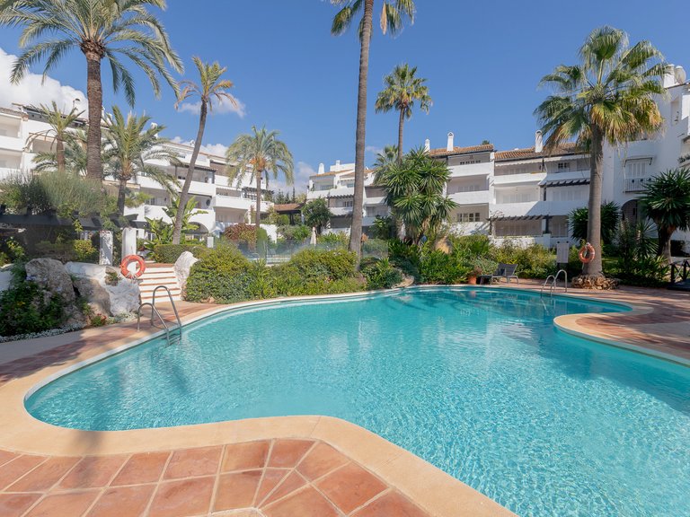 Apartment for Sale in Marbella Golden Mile, Marbella, Malaga 1