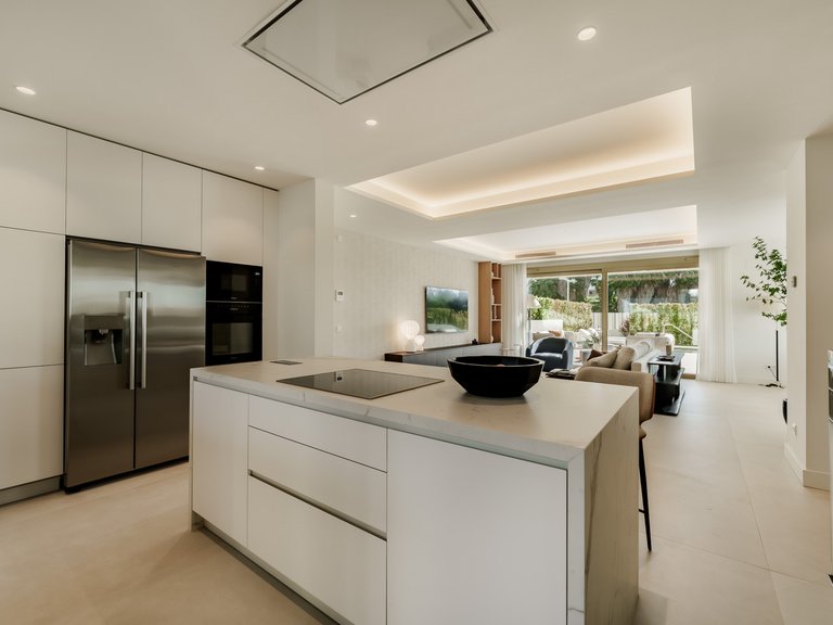 Town House for Sale in Marbella Golden Mile, Marbella, Malaga 26