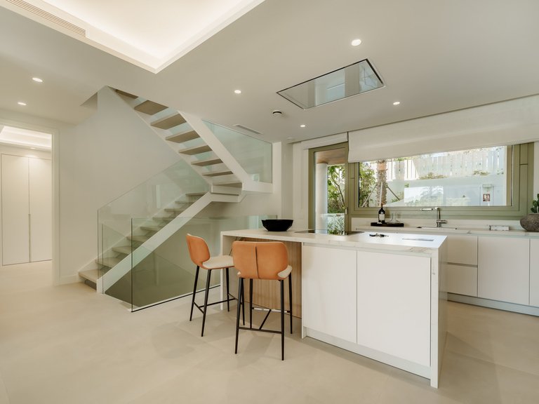 Town House for Sale in Marbella Golden Mile, Marbella, Malaga 24