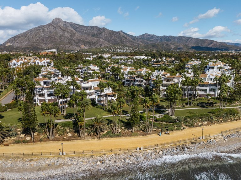 Apartment for Sale in Marbella Golden Mile, Marbella, Malaga 17