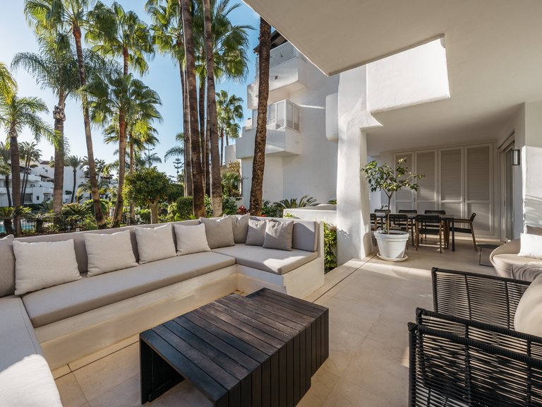 Apartment for Sale in Marbella Golden Mile, Marbella, Malaga 8