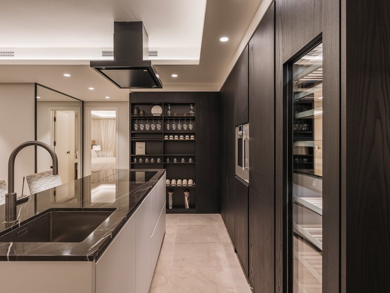 Apartment for Sale in Marbella Golden Mile, Marbella, Malaga 24