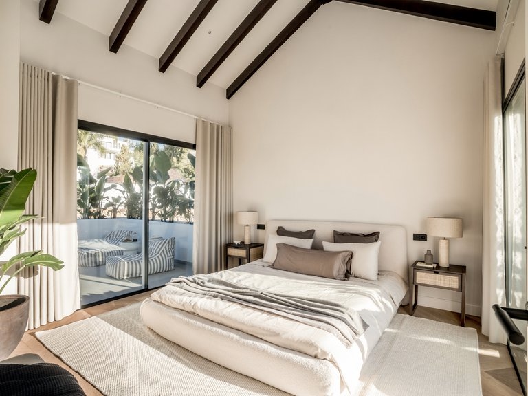 Town House for Sale in Benahavis, Malaga 18