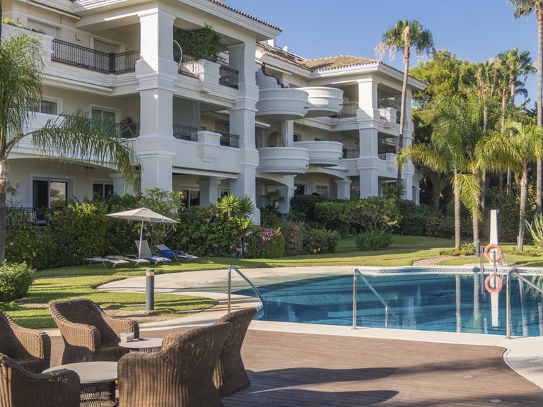 Apartment for Sale in Marbella Golden Mile, Marbella, Malaga 2