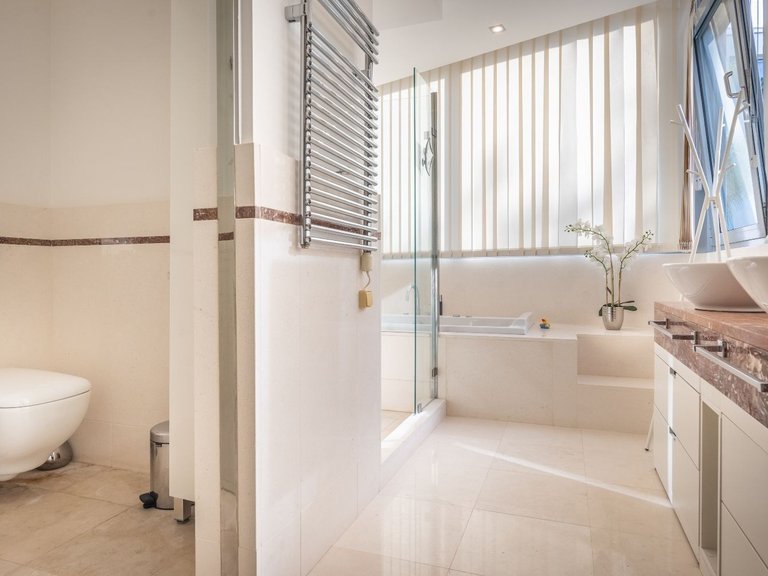 Town House for Sale in Marbella Golden Mile, Marbella, Malaga 18