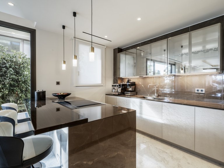 Apartment for Sale in Marbella Golden Mile, Marbella, Malaga 19