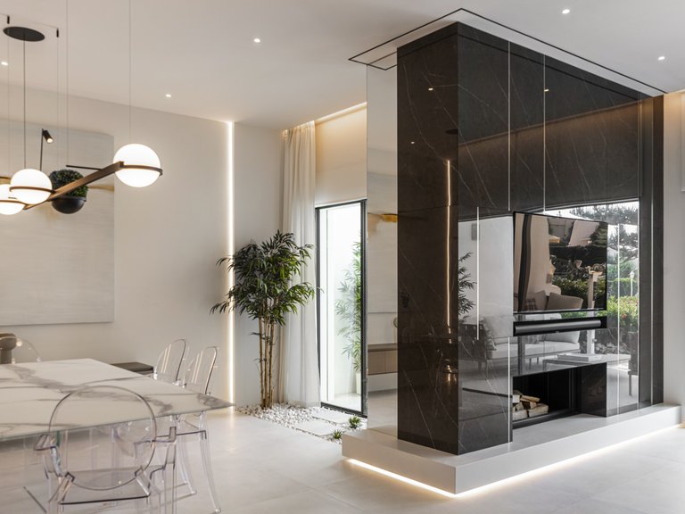 Town House for Sale in Marbella Golden Mile, Marbella, Malaga 17