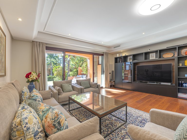 Town House for Sale in Marbella Golden Mile, Marbella, Malaga 4