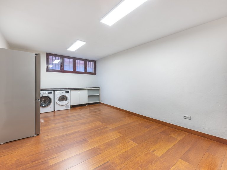 Town House for Sale in Marbella Golden Mile, Marbella, Malaga 32