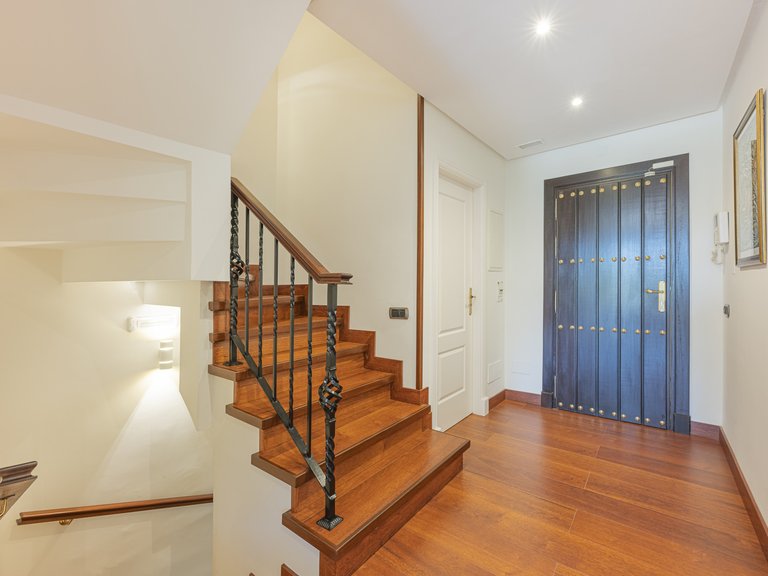 Town House for Sale in Marbella Golden Mile, Marbella, Malaga 16