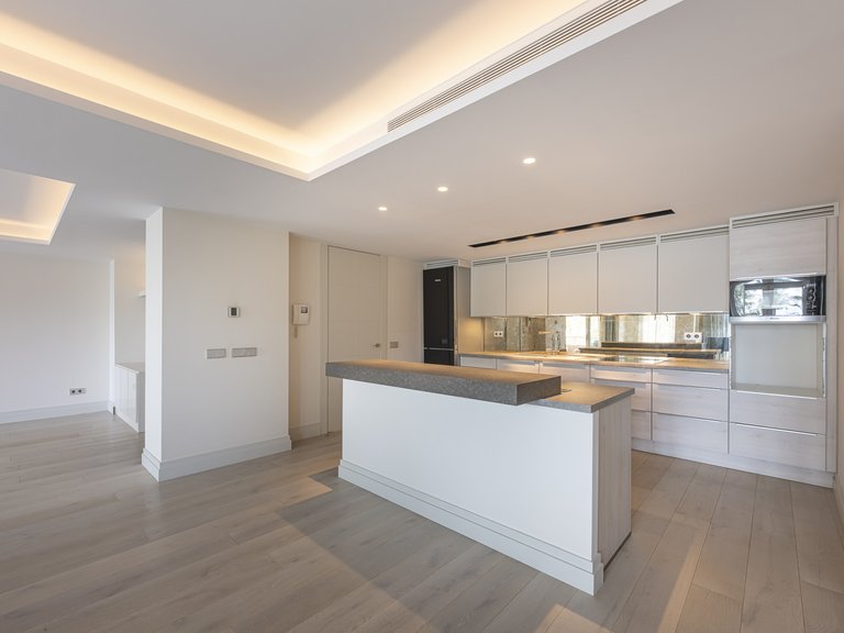 Apartment for Sale in Marbella, Malaga 15