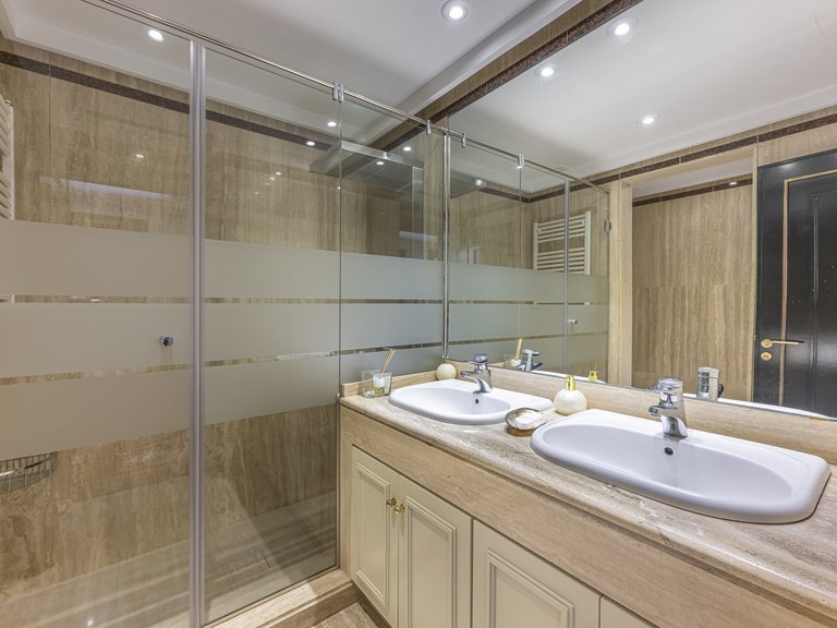 Apartment for Sale in Marbella, Malaga 18