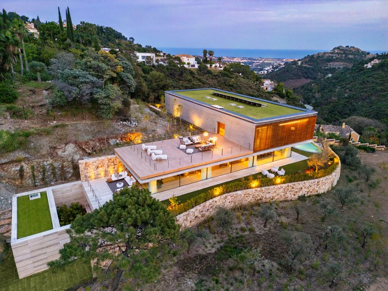 Villa for Sale in El Madroñal, Benahavis, Malaga 45