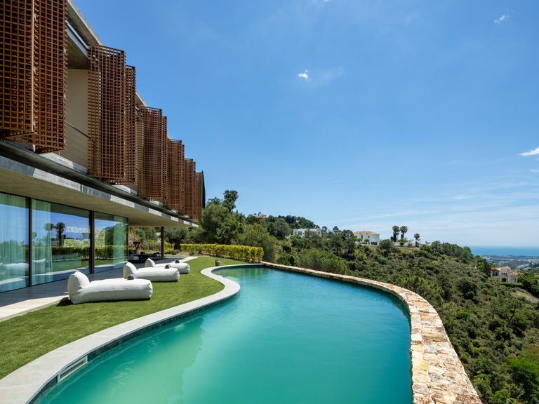 Villa for Sale in El Madroñal, Benahavis, Malaga 27