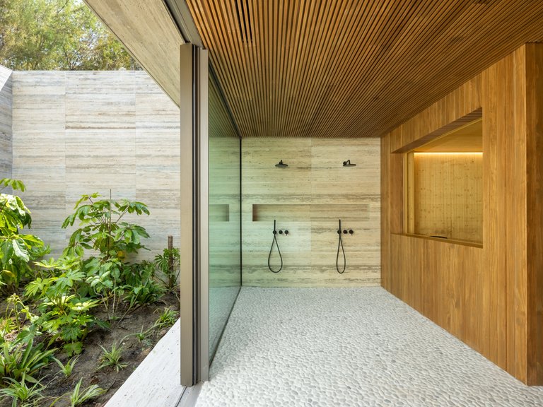 Villa for Sale in El Madroñal, Benahavis, Malaga 37