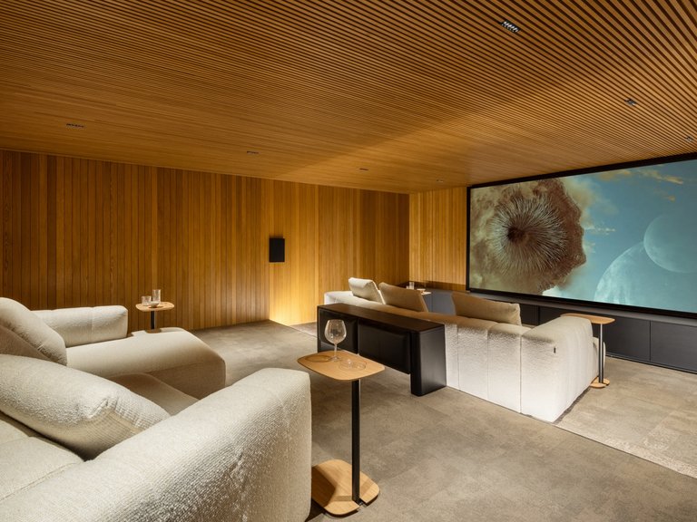 Villa for Sale in El Madroñal, Benahavis, Malaga 32